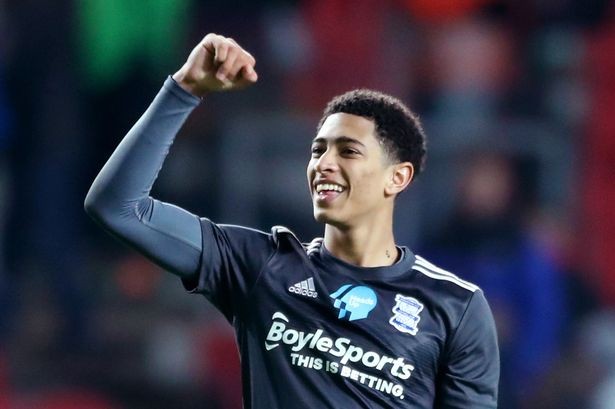 多库最怕门德斯这种类型的边后卫 本质上就是假动作完之后赛跑