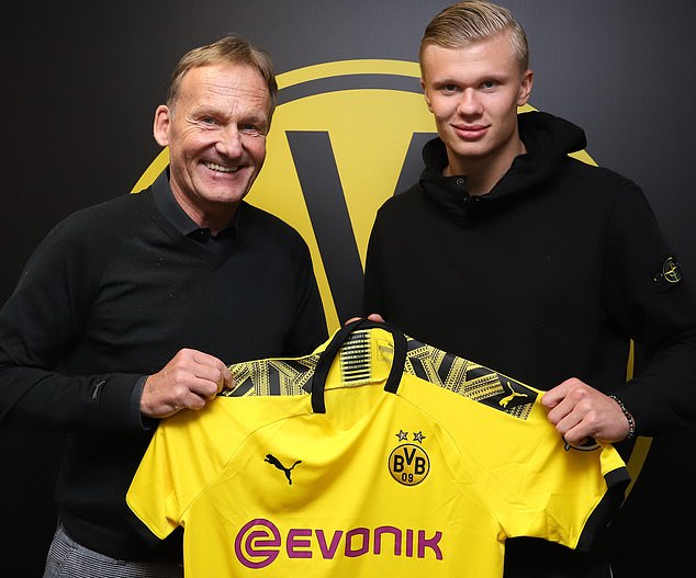 为什么打者打击前习惯性用泥土摩搓双手以增加球棒摩擦力