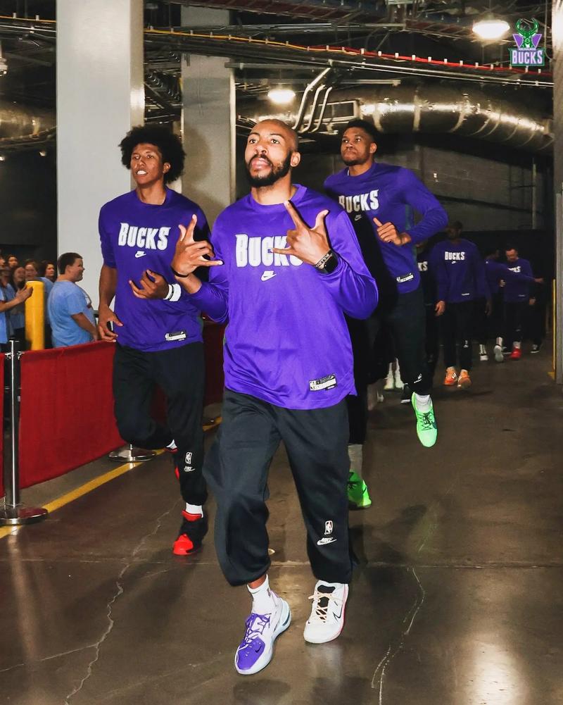 布伦森打铁奇兵末节17分难救主，布朗42+4+4，凯尔特人复仇尼克斯