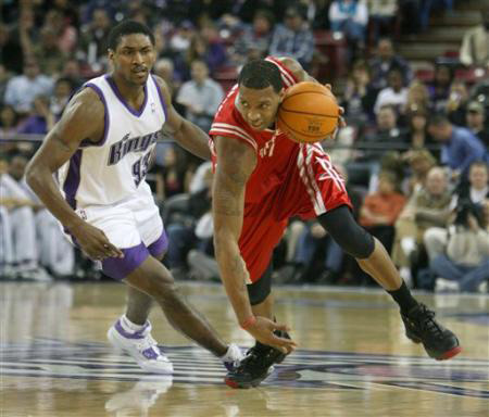 东契奇狂砍42分7板8助4断难救主，湖人三连败暴露两大致命短板