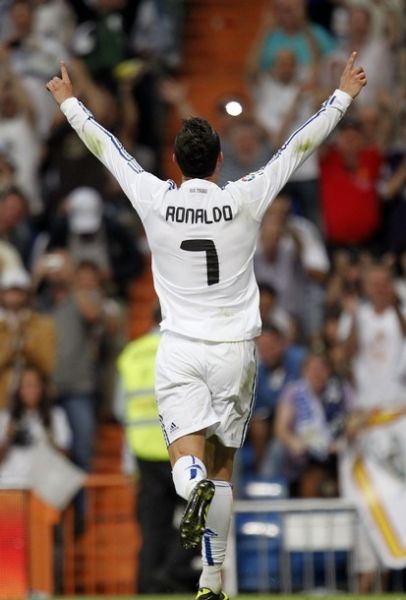 2025 赛季：巴尔的摩金莺队新秀赫利迪（Jackson Holliday）单季贡献 15 轰