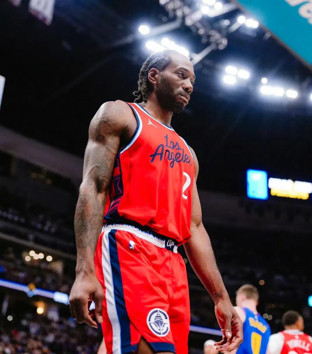 弗法纳：埃斯特旺还很年轻，但他非常出色，天赋惊人