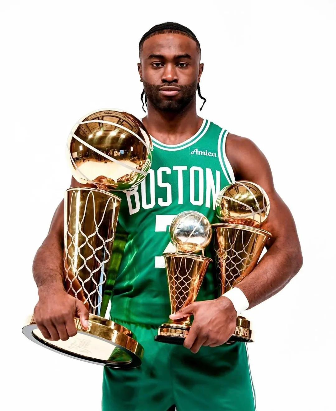 IG官宣Jiejie离队，网友扒出年初采访视频，没想到一语成谶