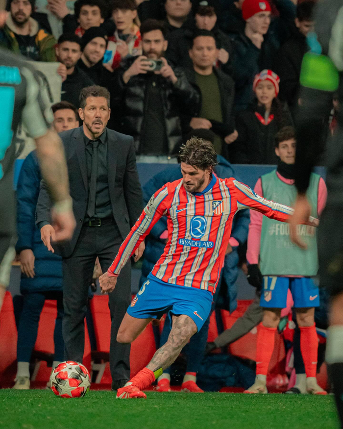 太阳报：库尼亚妻子比他年长6岁，两人相恋8年育有两个孩子